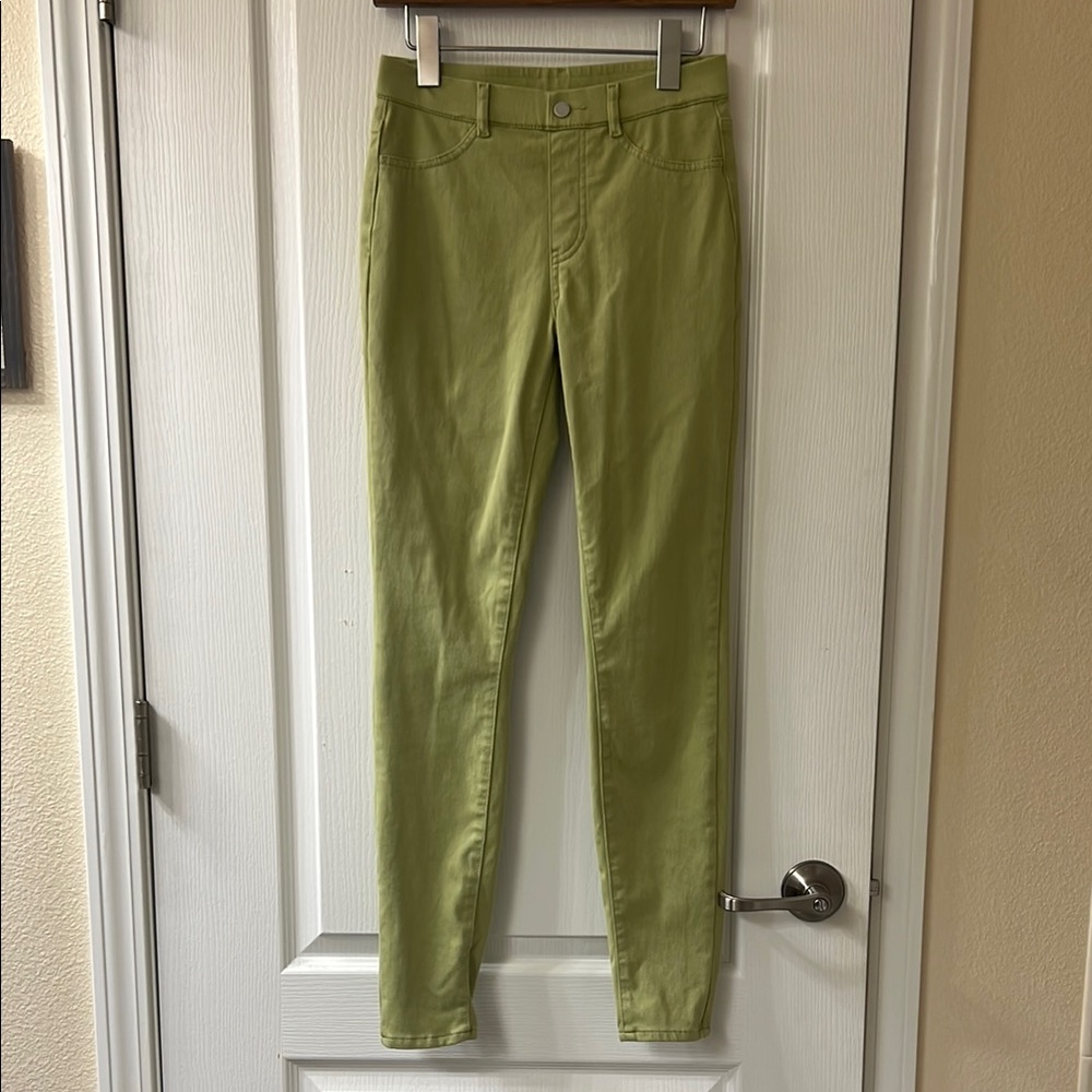 Uniqlo Women's Green Leggings